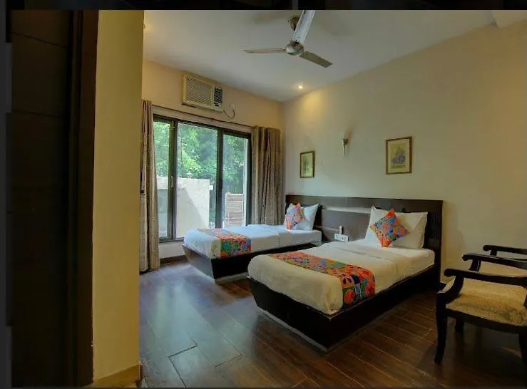 Phoenix Hospitality Гургаон Отель